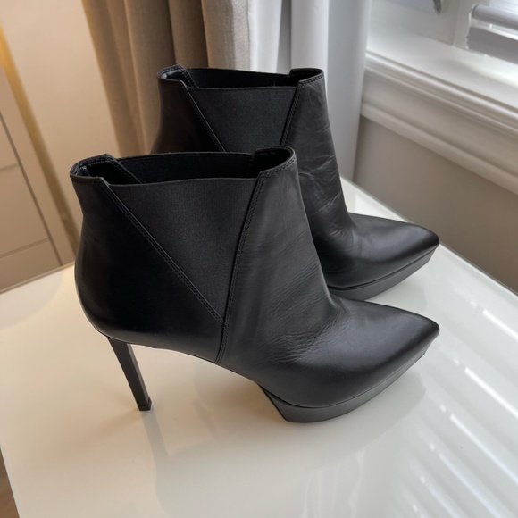 YVES SAINT LAURENT Black Leather Janis 105 Ankle Boots Size 37 - Picture 10 of 14